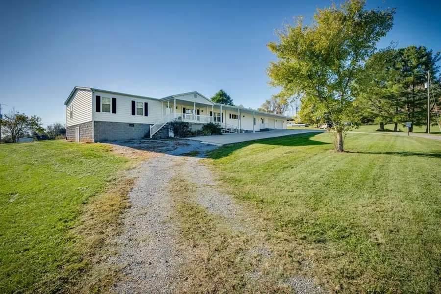 228 Midway Street, Saltville, VA 24370 - Image #2