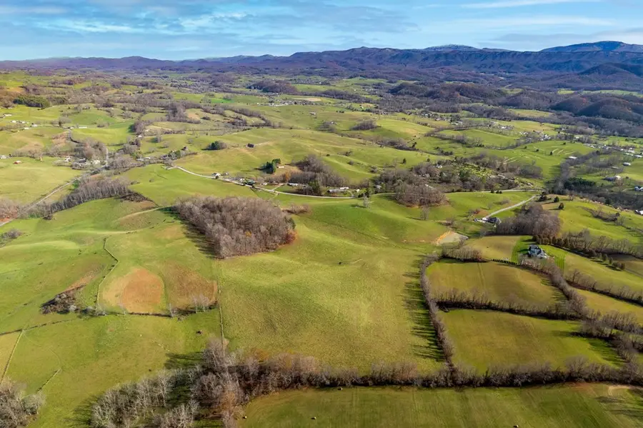 14396 Friendship Road, Glade Spring, VA 24340 - Image #3