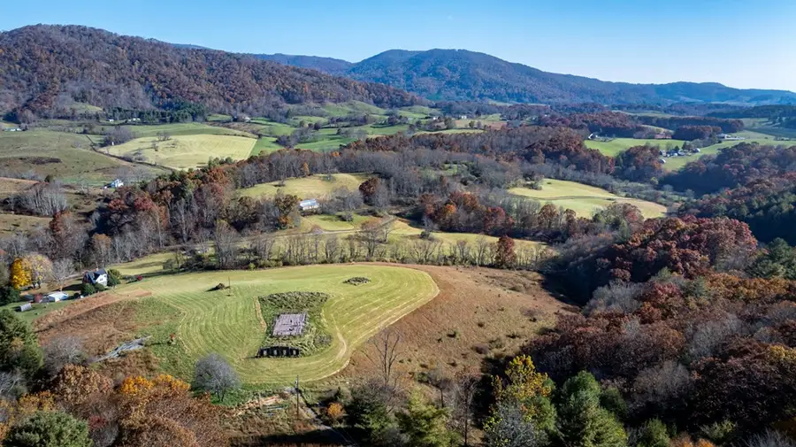 516 Cherrywood Ln., Independence, VA 24348 - Image #2