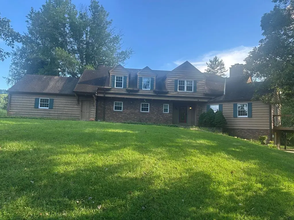 279 Alfalfa Fields, Cedar Bluff, VA 24609 - Image #1