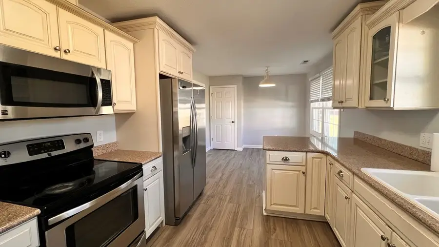 690 Mountain View Drive, Wytheville, VA 24382 - Image #2