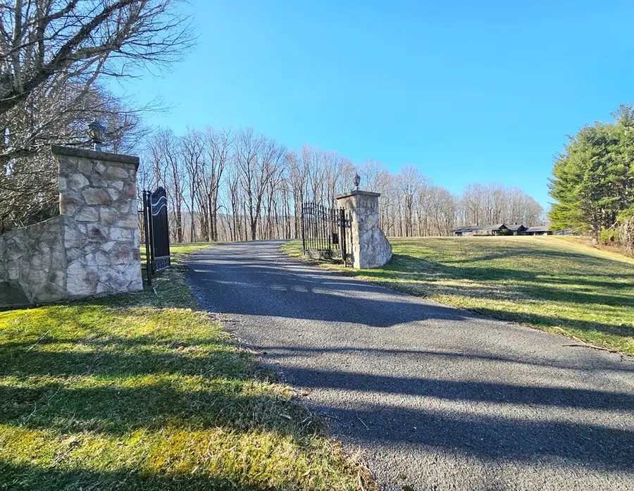 589 Bourne Road, Tazewell, VA 24651 - Image #2