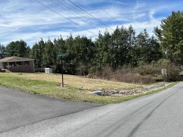 000 Martin St., Pounding Mill, VA 24637