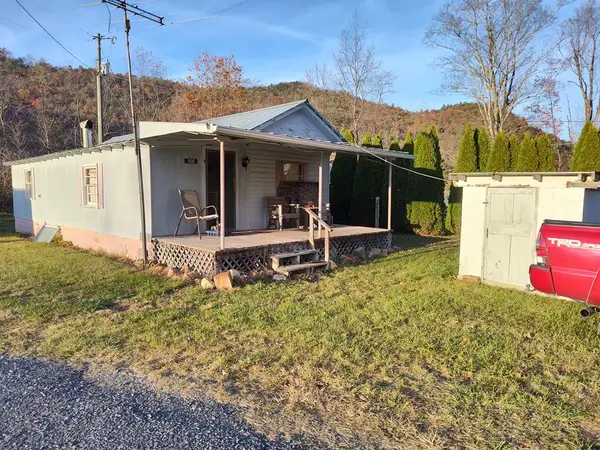156 Lower Fork Rd, Headwaters, VA 24442