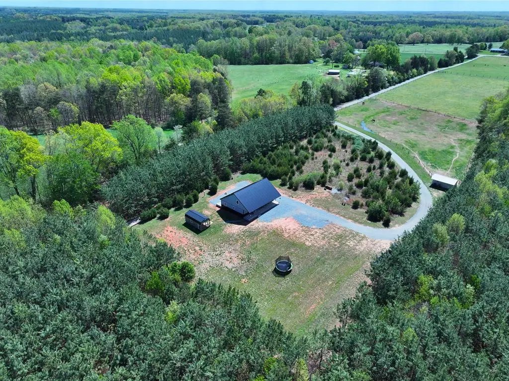 4147 Hunting Creek Rd, Nathalie, VA 24577 - Image #1