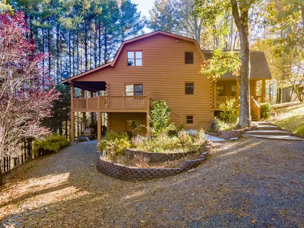 305 Mulberry Ln, Mouth of Wilson, VA 24363