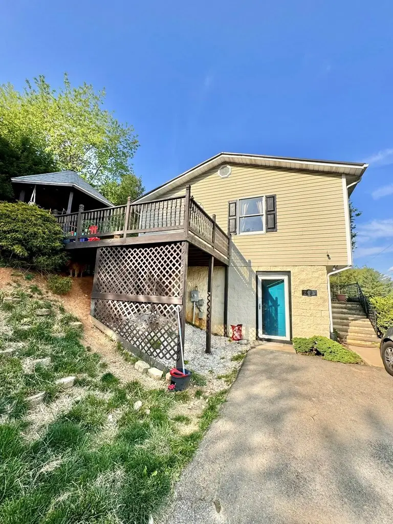 203 Fair  St., Pounding Mill, VA 24637 - Image #2