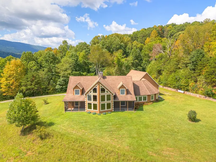 1782 Wolf Creek Rd, Narrows, VA 24124 - Image #3