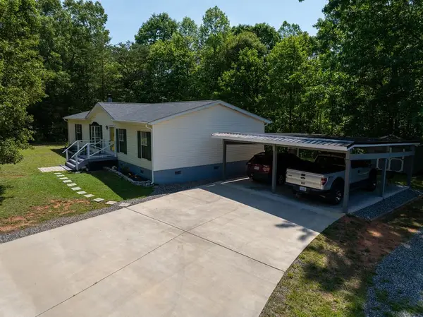 367 Oak Hill Ln, Critz, VA 24082