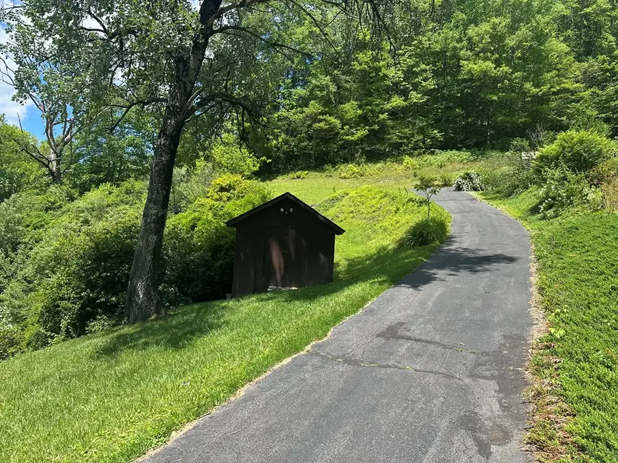 4488 Lynn Springs, Swords Creek, VA 24649 - Image #3