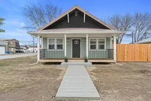 401 E King Ave, CHEWELAH, WA 99109