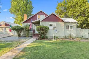 206 W Jenkins Ave, CHEWELAH, WA 99109