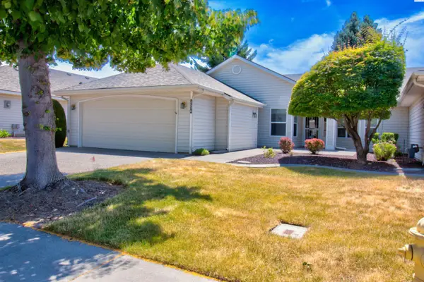 3534 S Huntington Loop, Kennewick, WA 99337