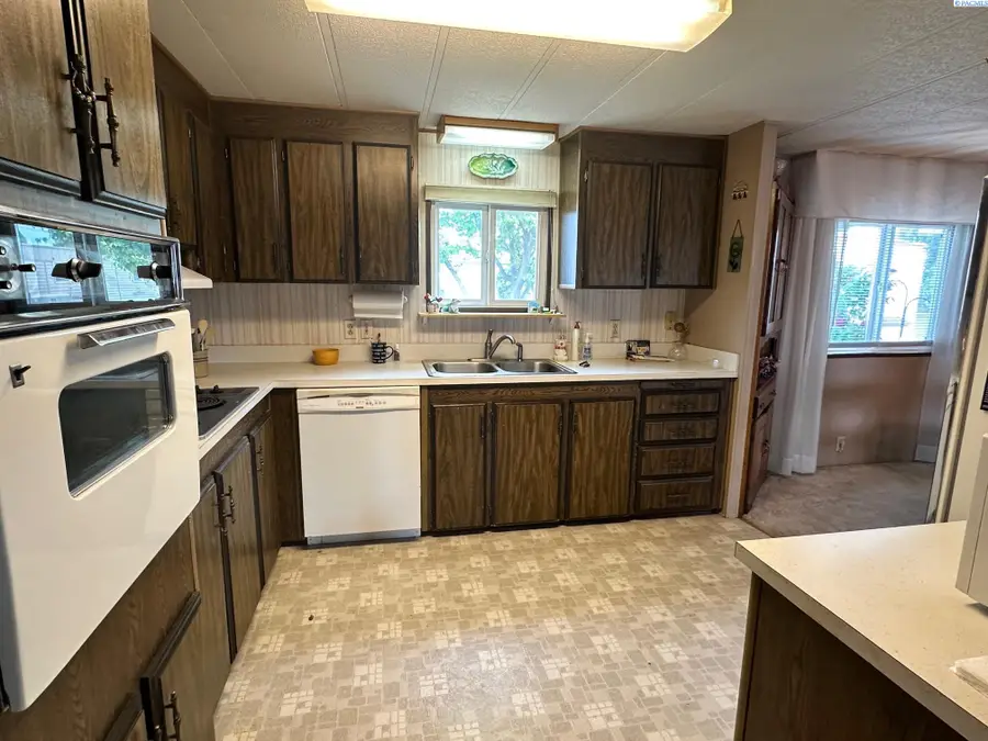 7901 W Clearwater Ave. #168, Kennewick, WA 99336 - Image #3