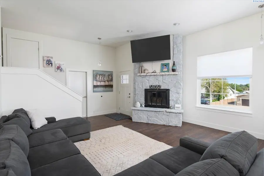 6021 W 20th Avenue, Kennewick, WA 99338 - Image #2