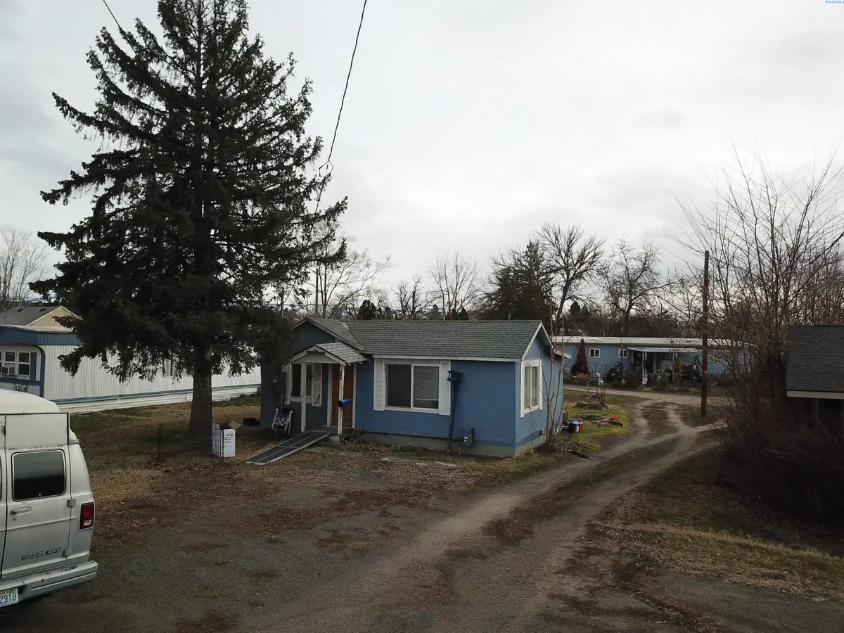 160 Rose St, College Place, WA 99324 - Image #1