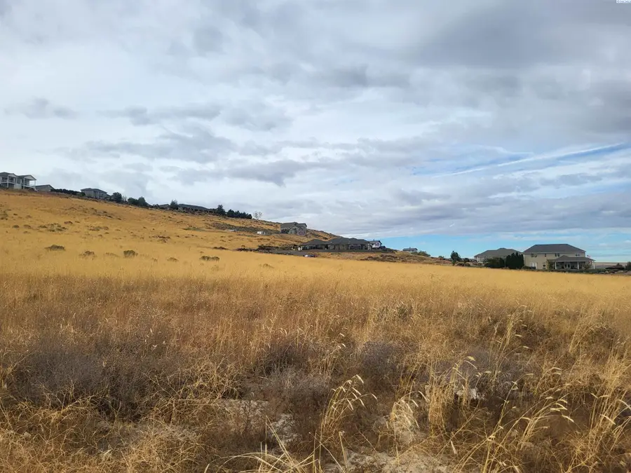 31730 Mammoth Dr, Kennewick, WA 99338 - Image #2