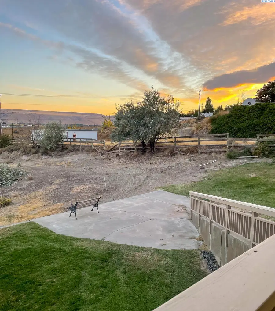 101505 E Reata Road, Kennewick, WA 99338 - Image #2