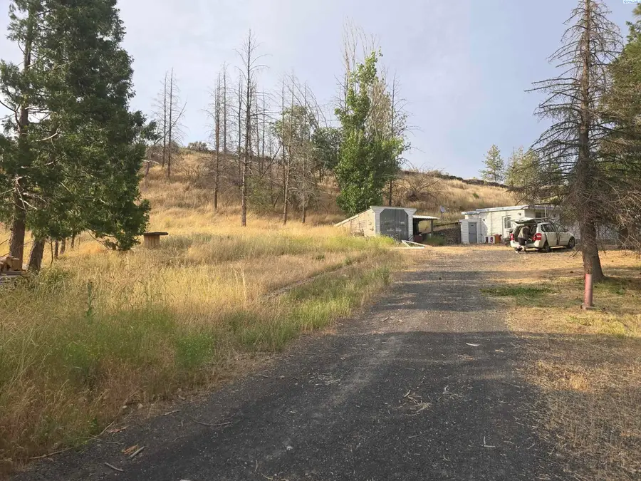 211 Kahlotus Lake Road, Kahlotus, WA 99335 - Image #2