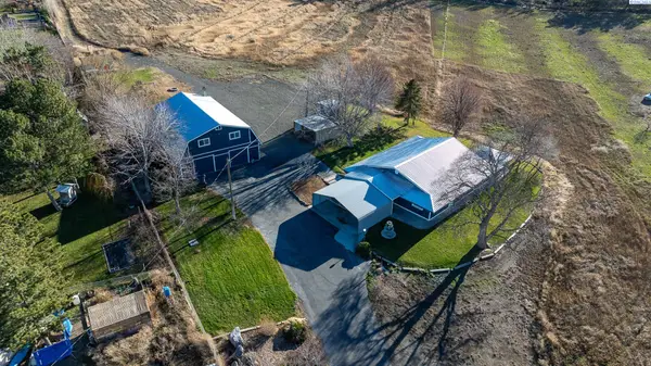 104105 E Badger Road, Kennewick, WA 99338