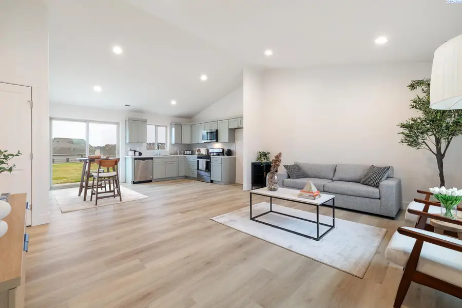 3043 S Quay St, Kennewick, WA 99338 - Image #2