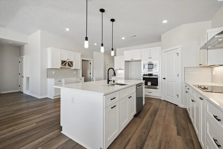 1336 S 50th Ave, West Richland, WA 99353 - Image #2