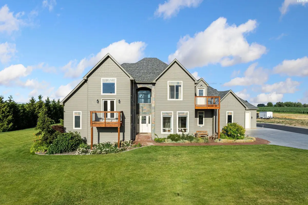 325 Mcdonald Drive, Pasco, WA 99301-0000 - Image #1