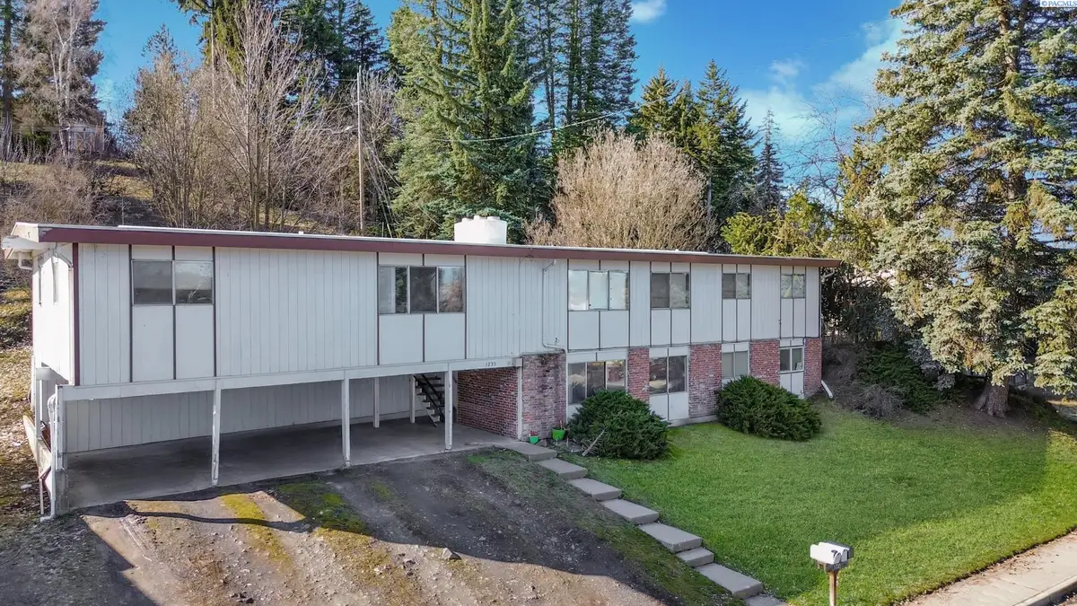 1735 NE Wheatland, Pullman, WA 99163 - Image #1