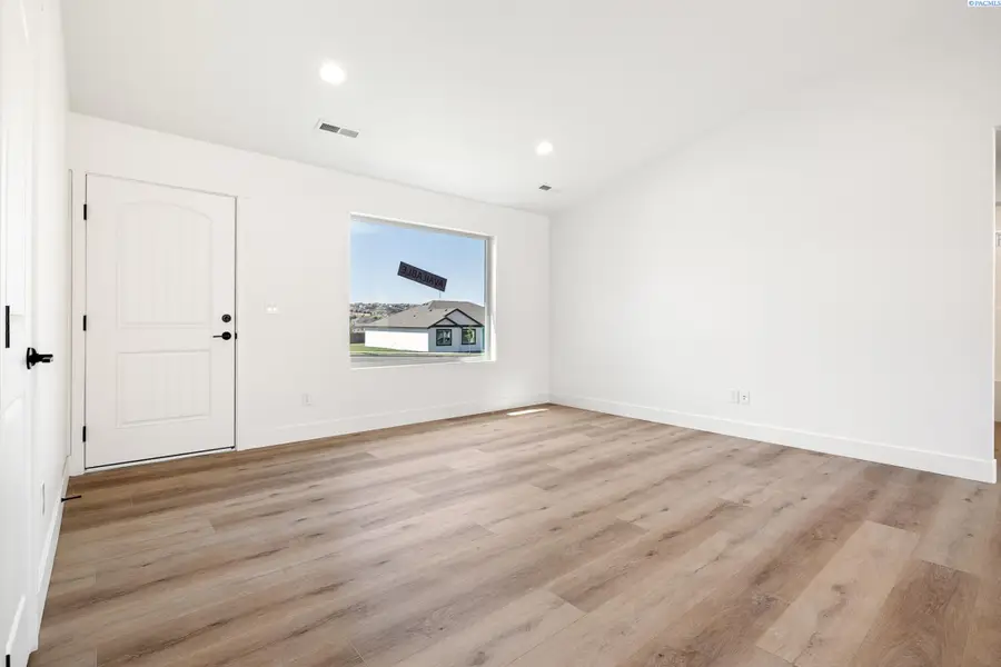 6562 W 30th Pl, Kennewick, WA 99338 - #2