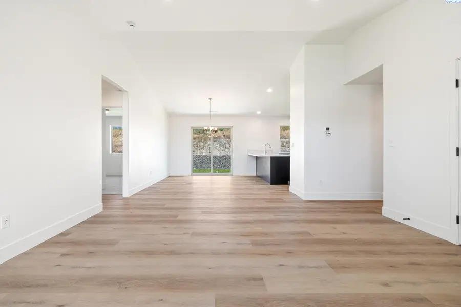 6562 W 30th Pl, Kennewick, WA 99338 - #3