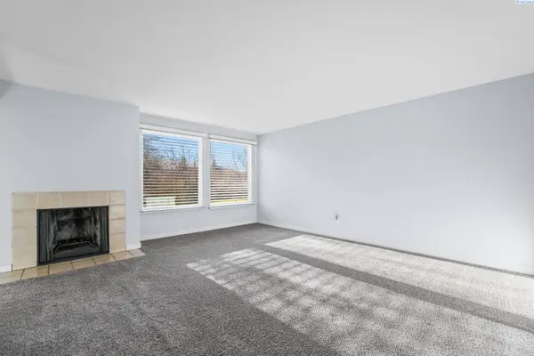 303 Gage Boulevard #122 #122, Richland, WA 99352