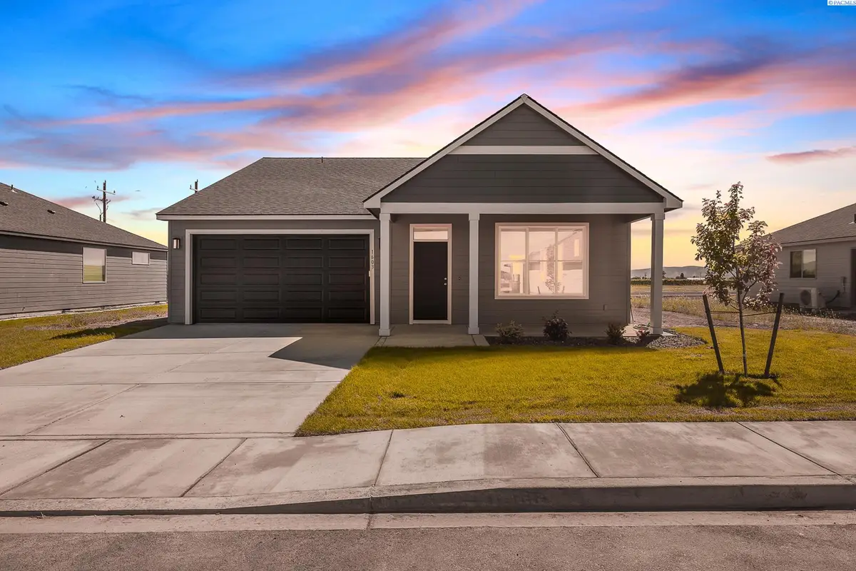 1603 Diamond Ave, Grandview, WA 98930 - Image #1