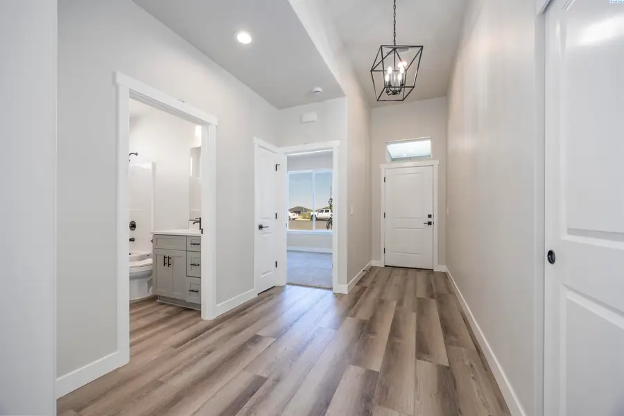 3741 Nuthatch St, Richland, WA 99352 - Image #2