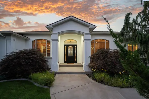 656 Lago Vista Drive, Richland, WA 99352