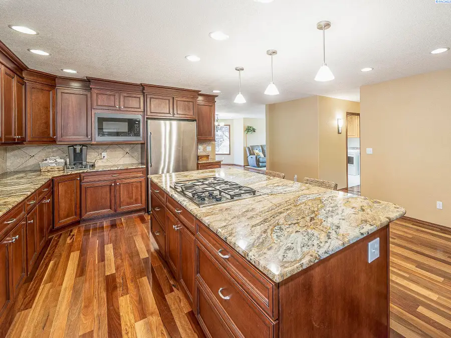 9203 Yakima Ct, Yakima, WA 98908-0000 - Image #3