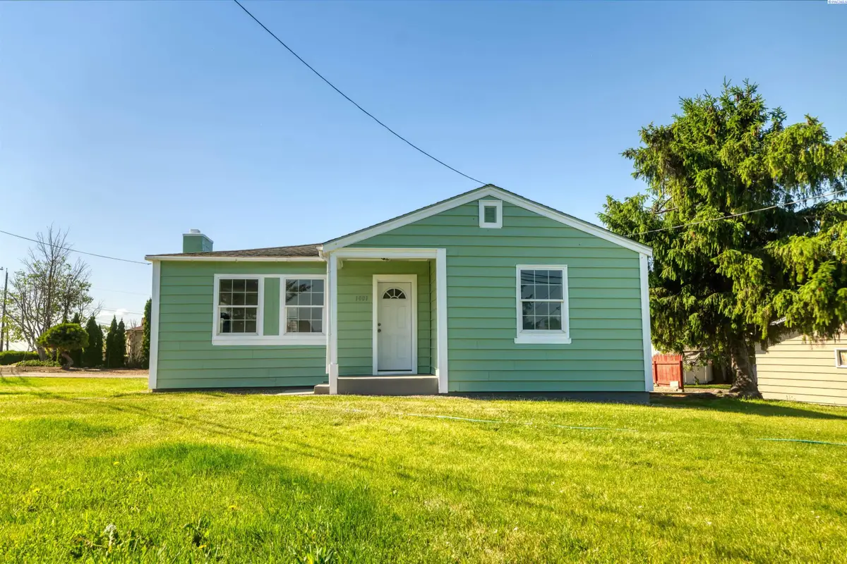 1001 W Grandview Ave, Sunnyside, WA 98944 - #1