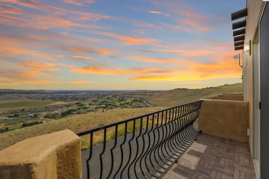 34214 S Glenn Miller Road Pr Se, Kennewick, WA 99338 - #2