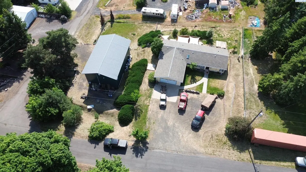 814 S Summit Ave, Rosalia, WA 99170 - Image #1