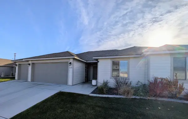 1519 W 33rd Place, Kennewick, WA 99337-2424