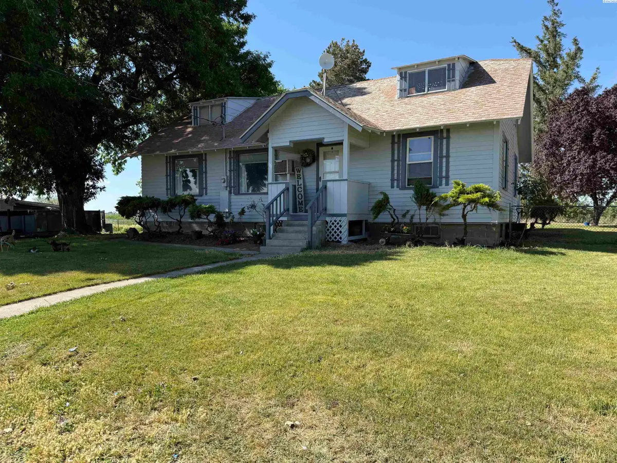 15440 W Johnson Rd, Prosser, WA 99350 - Image #1