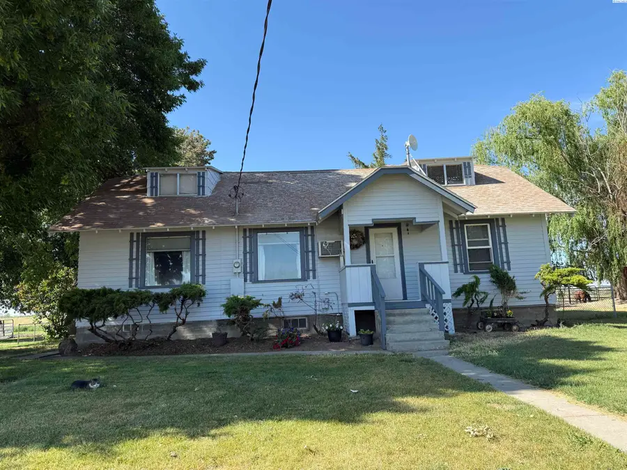 15440 W Johnson Rd, Prosser, WA 99350 - Image #2