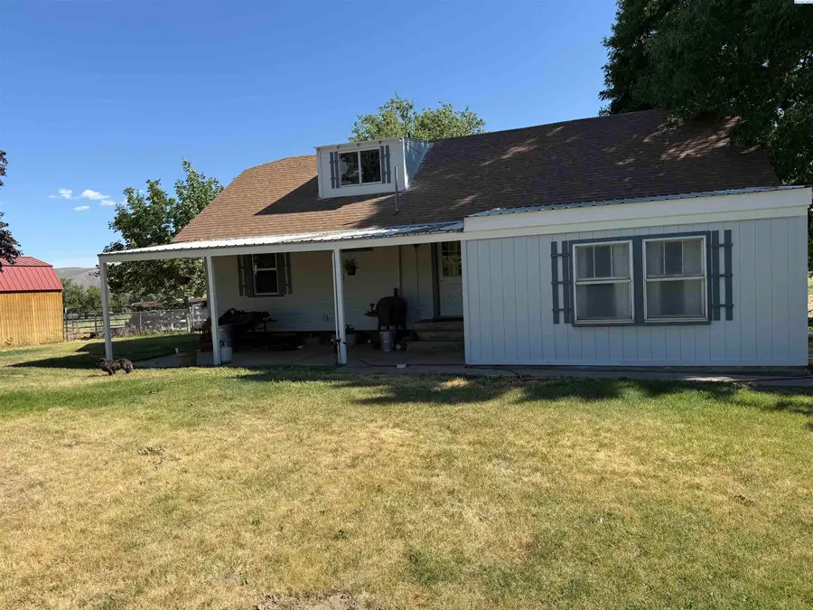 15440 W Johnson Rd, Prosser, WA 99350 - Image #3