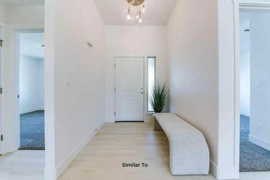 1608 Diamond Ave, Grandview, WA 98930 - Image #2