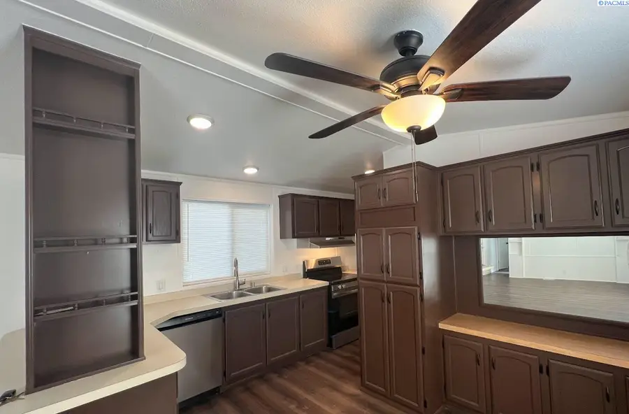 6408 Haag St, West Richland, WA 99353 - Image #3