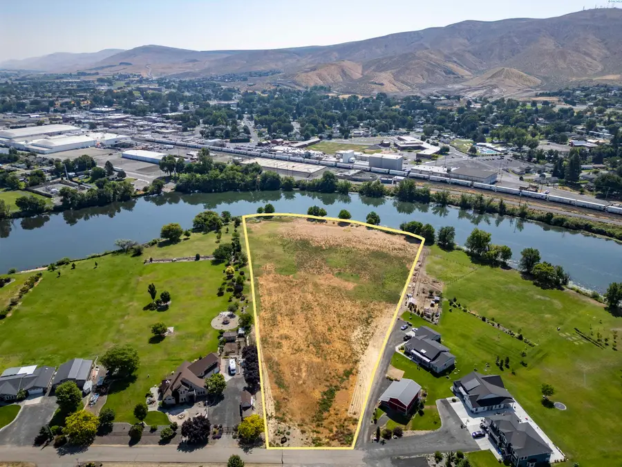 723 S 1366 Pr Sw, Prosser, WA 99350 - #2