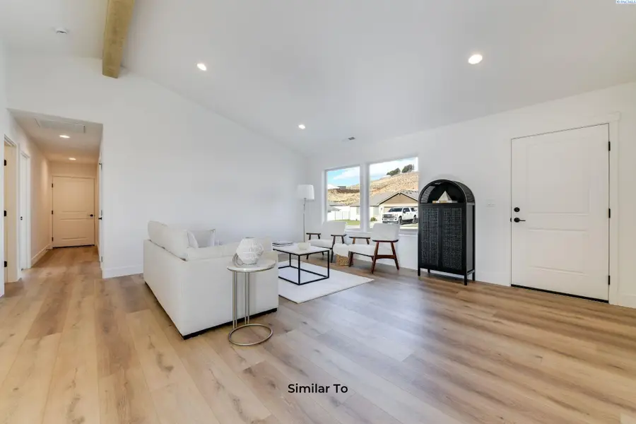 1615 Castlewood Ct, Grandview, WA 98930 - Image #3