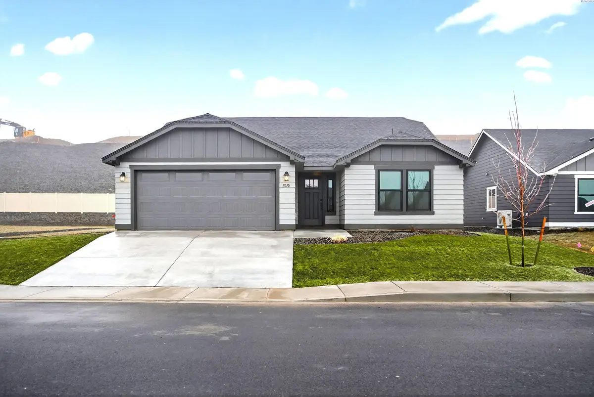 7010 W 25th Ave, Kennewick, WA 99338 - Image #1