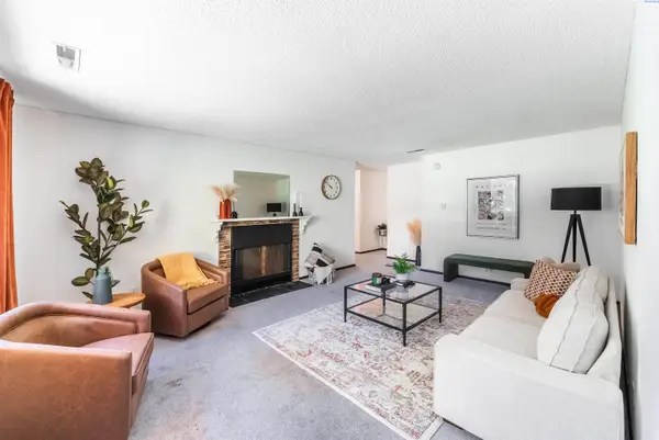 2912 W Hood Ave #B203, Kennewick, WA 99336