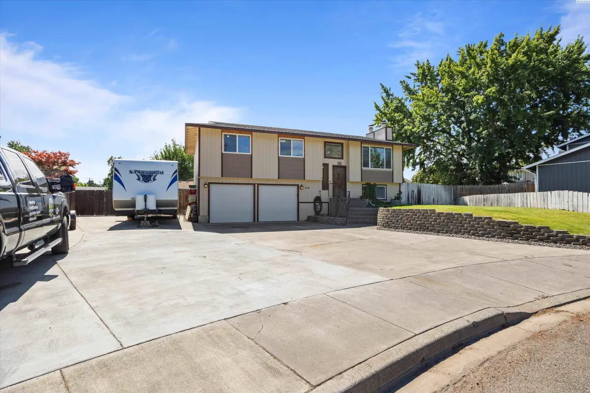 312 N Idaho. Pl, Kennewick, WA 99336 - Image #1