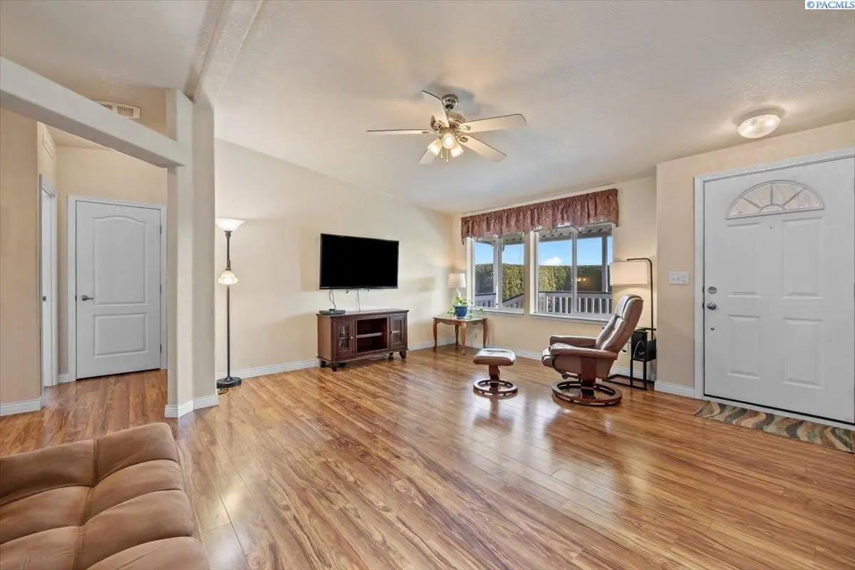 312 S Columbia Center Blvd. #63 #63, Kennewick, WA 99336 - Image #1